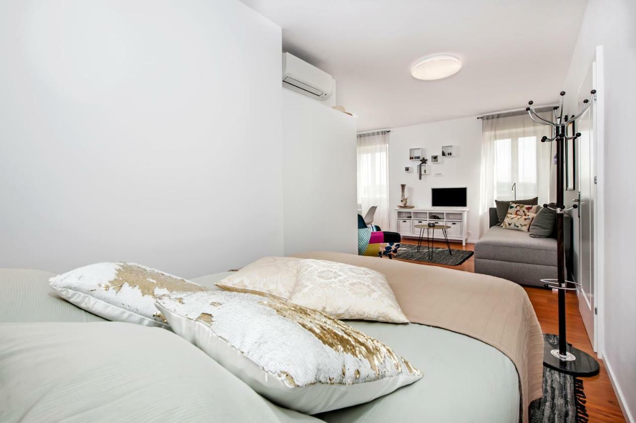 Apartments Sea View - Sunrise And Maremonte Rovinj Luaran gambar